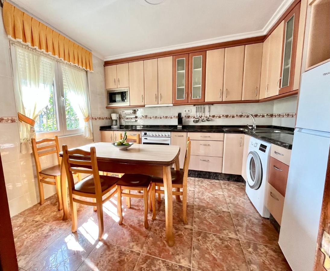 La Casa De La Buganvilla Gijón Esterno foto
