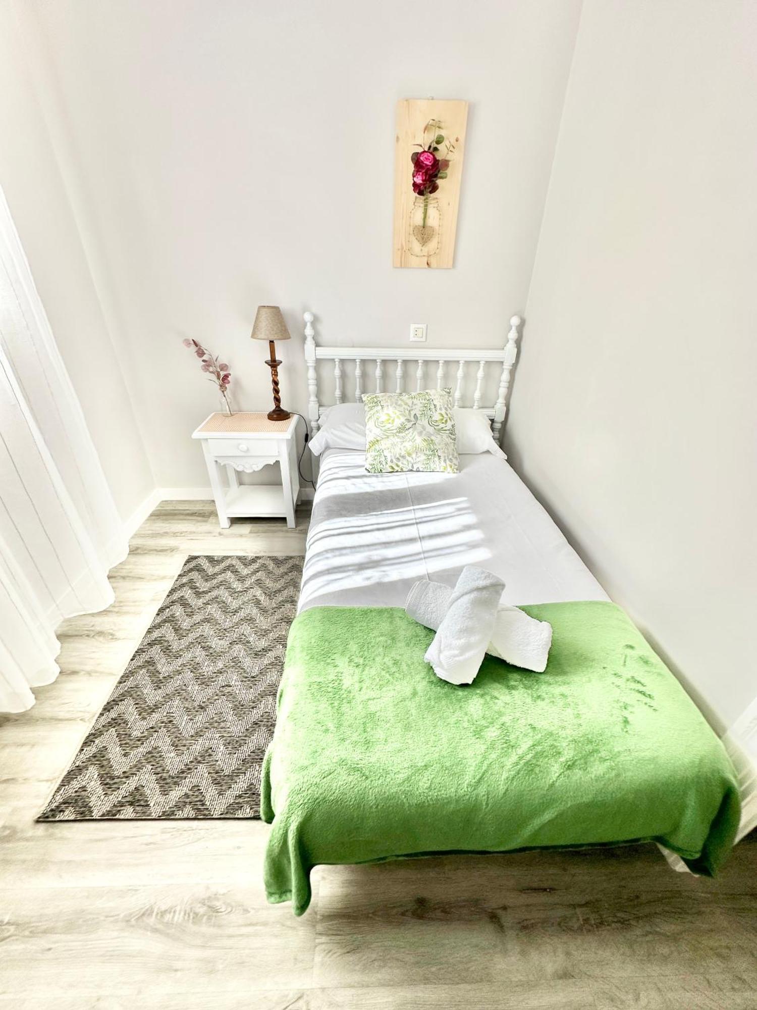 La Casa De La Buganvilla Gijón Esterno foto